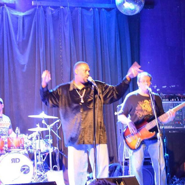 Hammond XK-5 plays with Jay Bee and the Routine